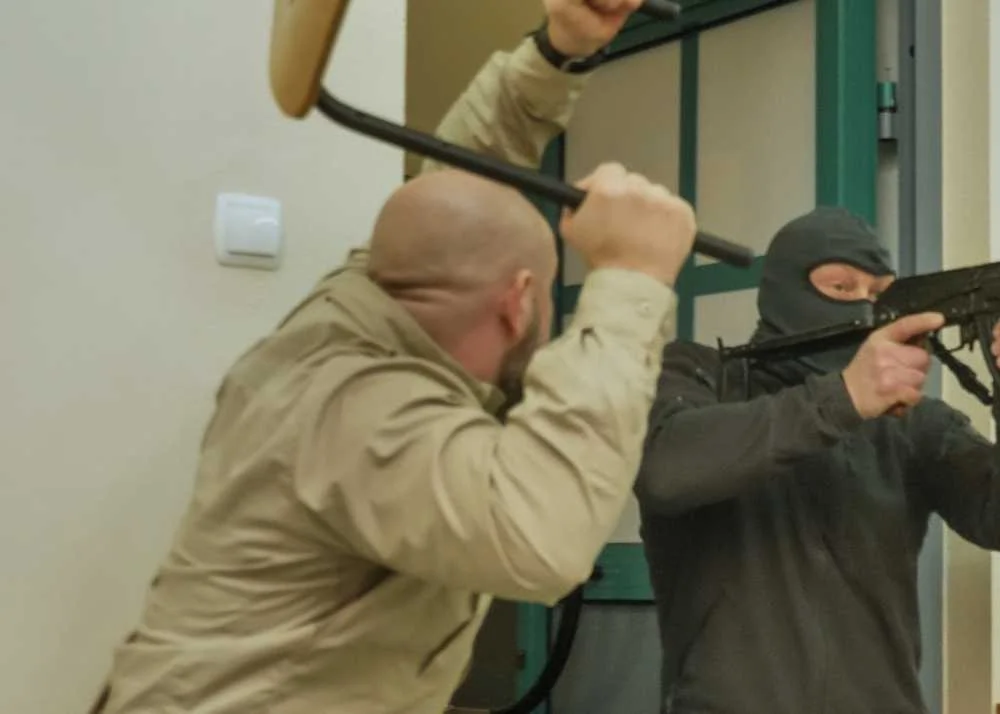 Bezpieczeństwo pracowników socjalnych – dlaczego szkolenia są kluczowe?