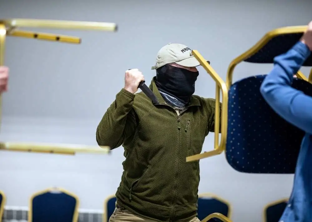 Przygotowanie do reagowania na zamachy uzbrojonych sprawców – masowych zabójców.